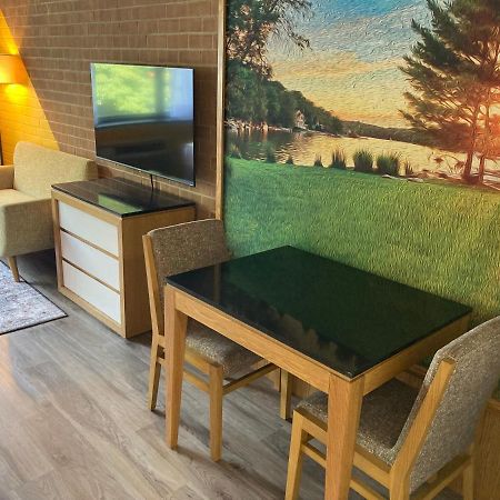 The Lodge Luxury Resort At Лейк Хармъни Екстериор снимка