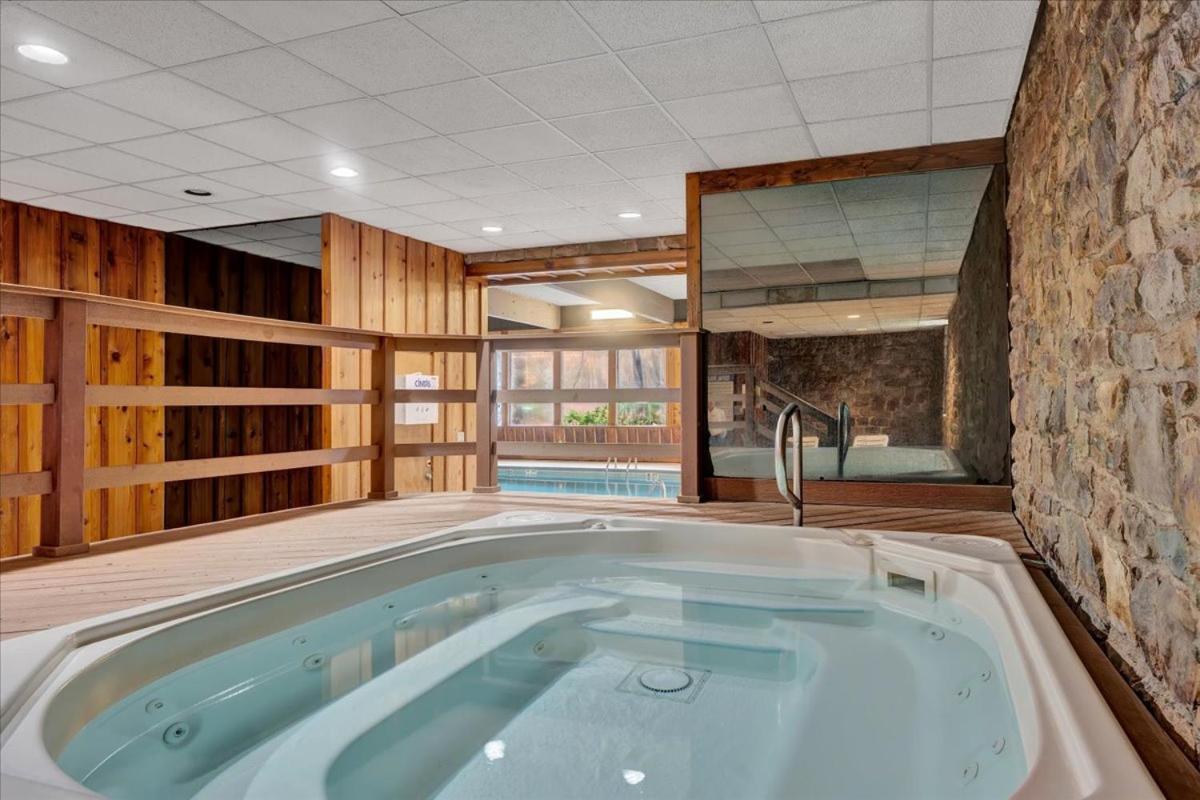 The Lodge Luxury Resort At Лейк Хармъни Екстериор снимка