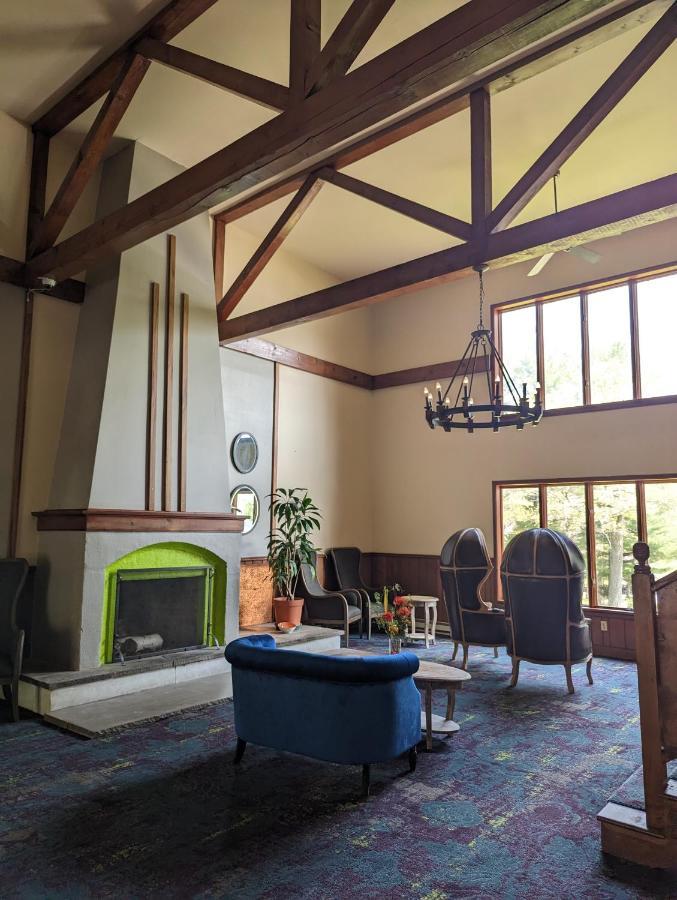 The Lodge Luxury Resort At Лейк Хармъни Екстериор снимка
